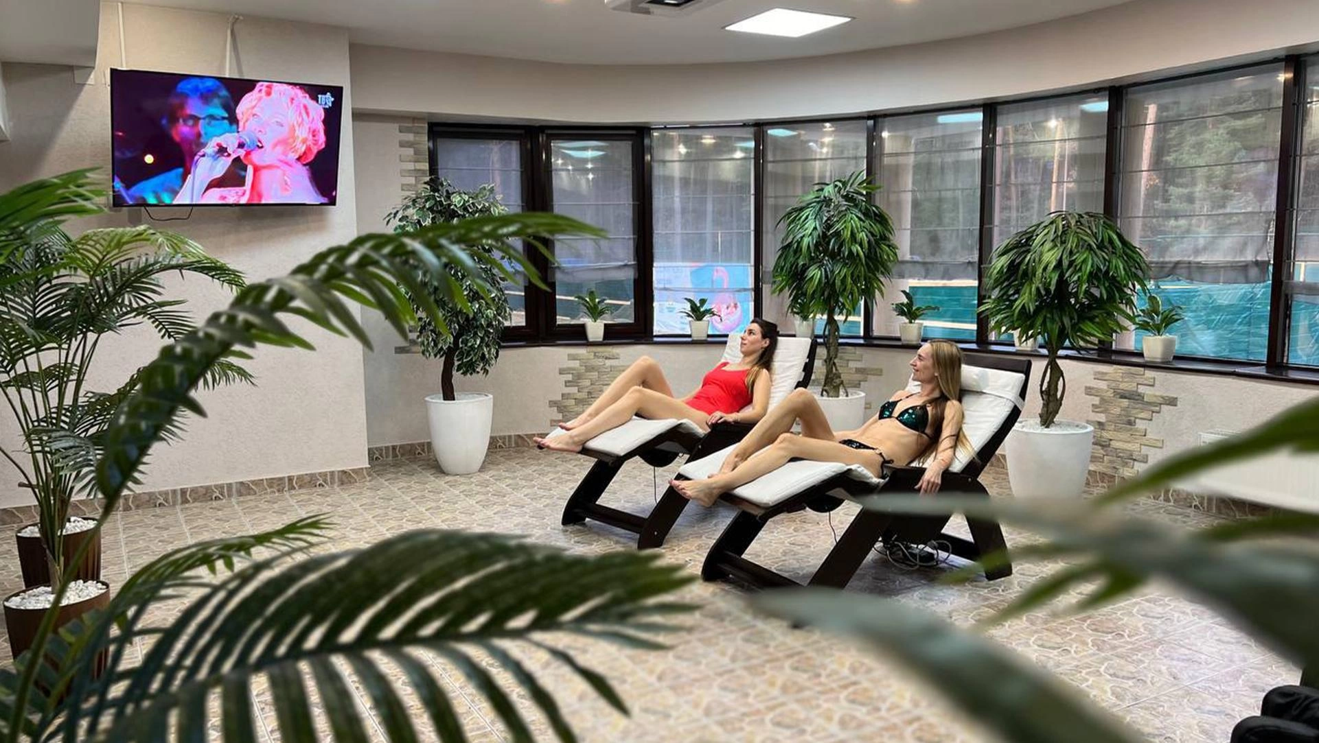 Солнечная лужайка